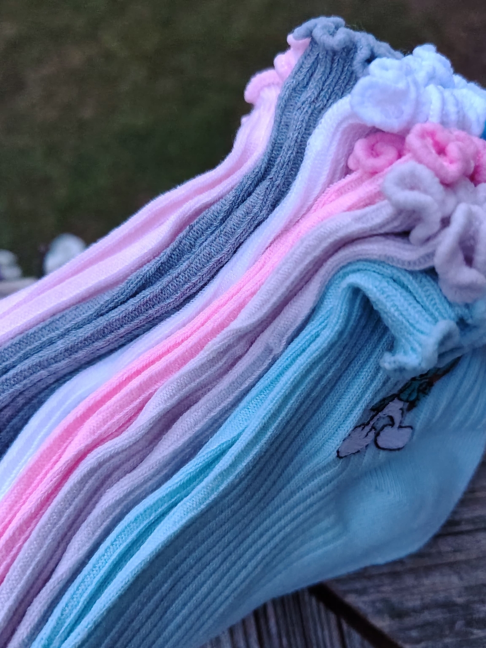 Ladies Pink Ruffle Anklet Socks - Picture 5 of 5